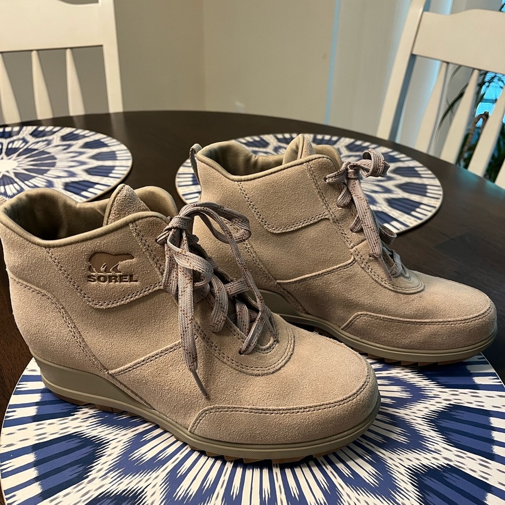 Sorel Women’s Beige Lace-Up Boots Booties - Picture 3 of 7
